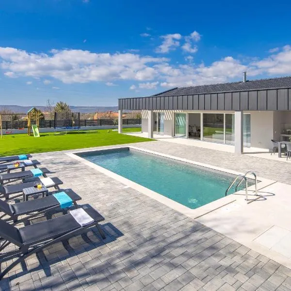 Villa Santila, хотел в Лабин