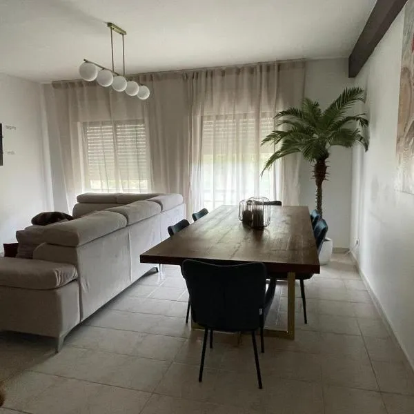Home Away from Home, hotel in Setúbal