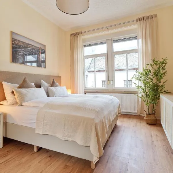 MARX - Geräumige Ferienwohnung im Zentrum von Trier - bis 6 Personen, 2 Schlafzimmer, WLAN & Waschmaschine，特里爾的飯店