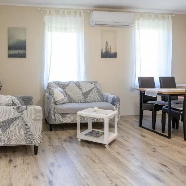 Süni apartman, hotel v destinaci Ordacsehi