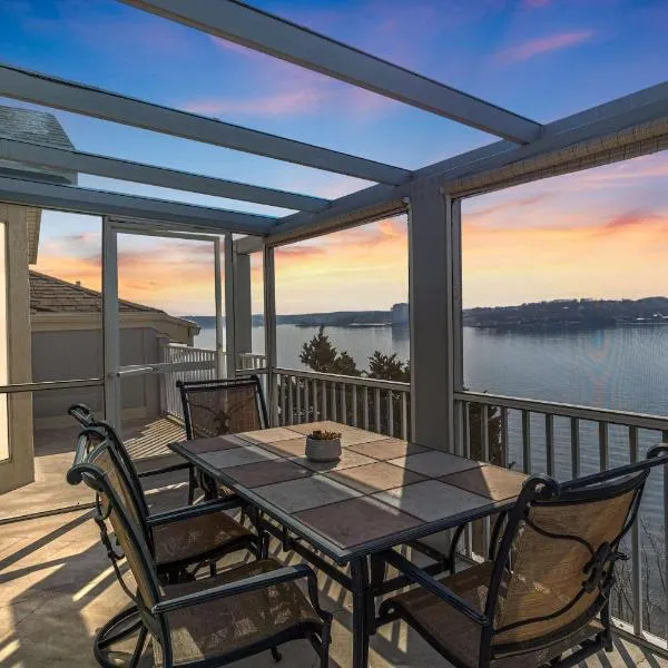 Regatta Bay 3BR Screened Patio Lake Views, hotell i Four Seasons