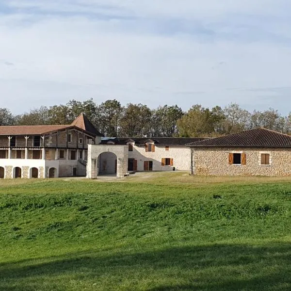 Les Mémis, hotel v destinaci Bourdeilles