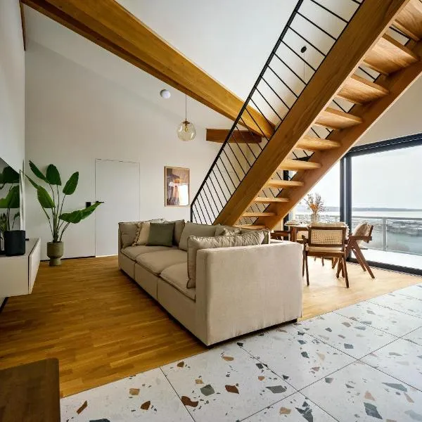 SKAN-PARK - Traumhafte Suiten direkt am Bärwalder See, hotel in Klitten