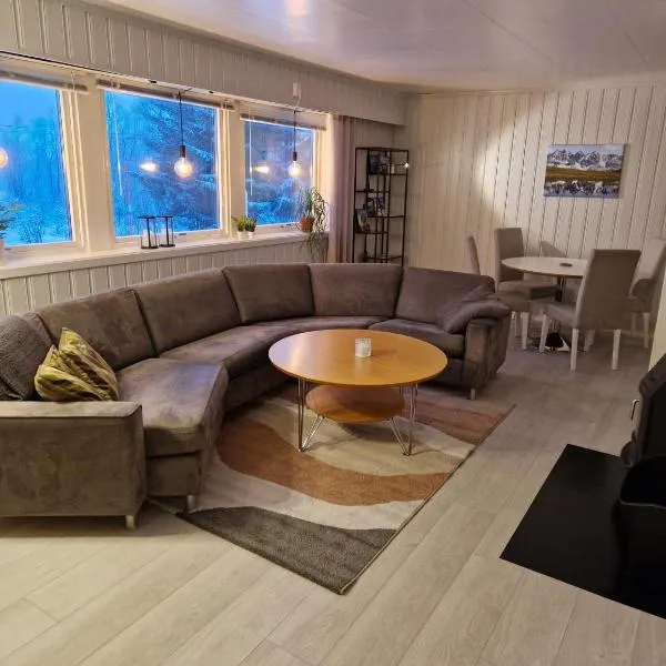Koselig leilighet i tur-eventyret Tromsø, hotel v destinaci Kvaløya