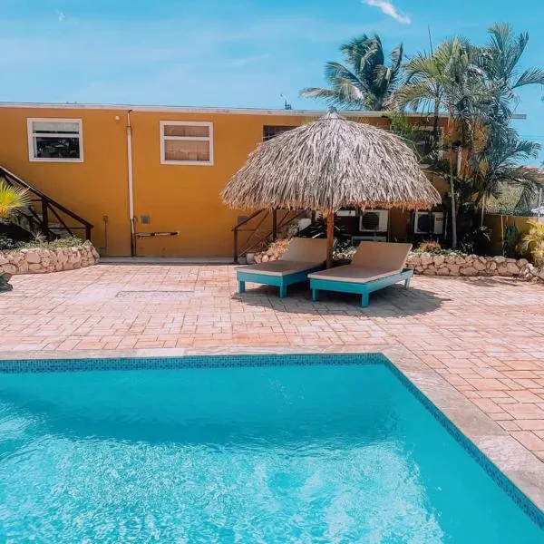 Casa di Caribe - private pool in the month of June-July!, hotel in Willemstad