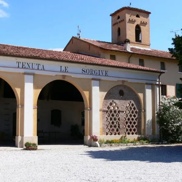 Tenuta Le Sorgive Agriturismo, hótel í Solferino