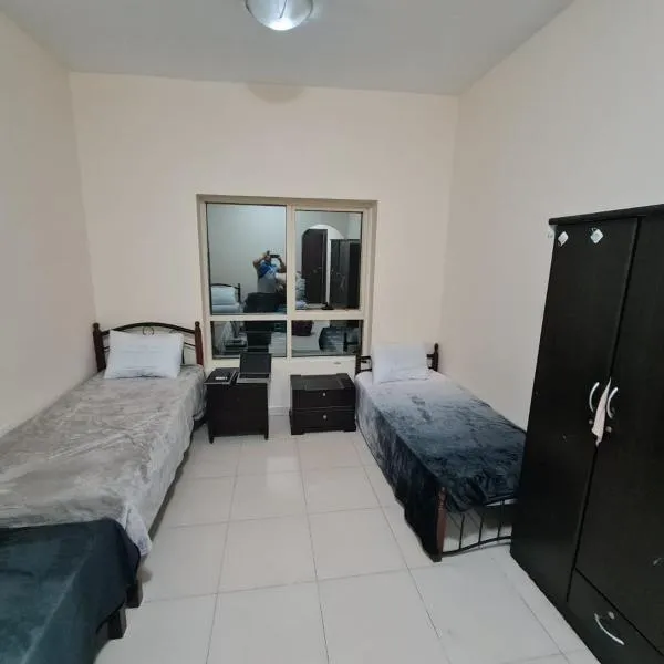 سكن شباب بالتعاون - ALEX Hostel - Sharjah, hotel v destinaci Sharjah