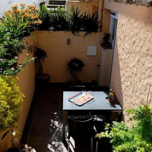 Collioure, appartement clair, terrasse et parking, hotel en Collioure
