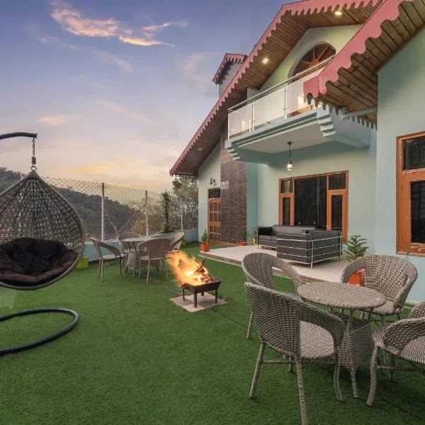 Four Bedrom House Kasauli I The Mountain Mansion I Serviced Villa I Party & Music I Sky Bonfire I Group of Exotic Stays, hotel in Kasauli