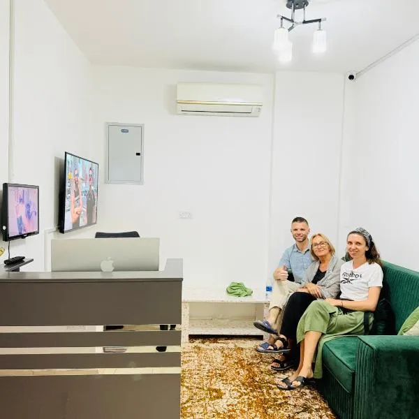 Muscat Dormitory Male&Female, hotel v destinaci Muscat