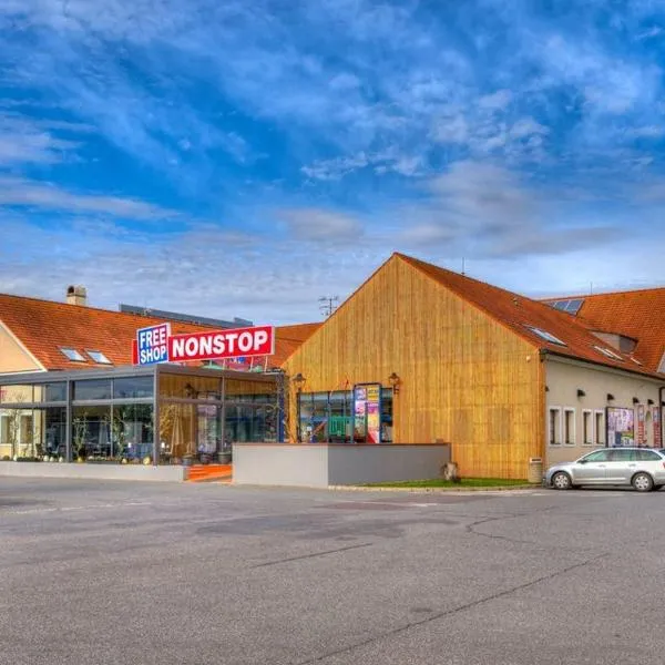 Itvv, hotel sa Chvalovice