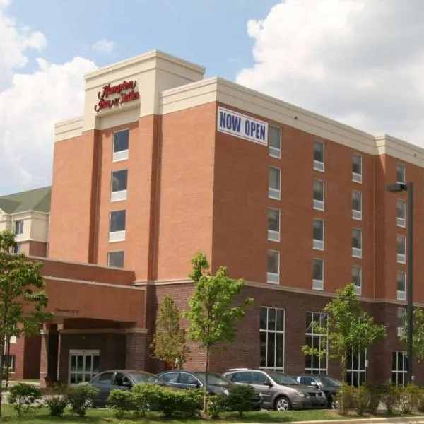 ハンプトン イン ＆ スイーツ デトロイト / エアポート ロムルス（Hampton Inn & Suites Detroit/Airport Romulus）、ロムルスのホテル