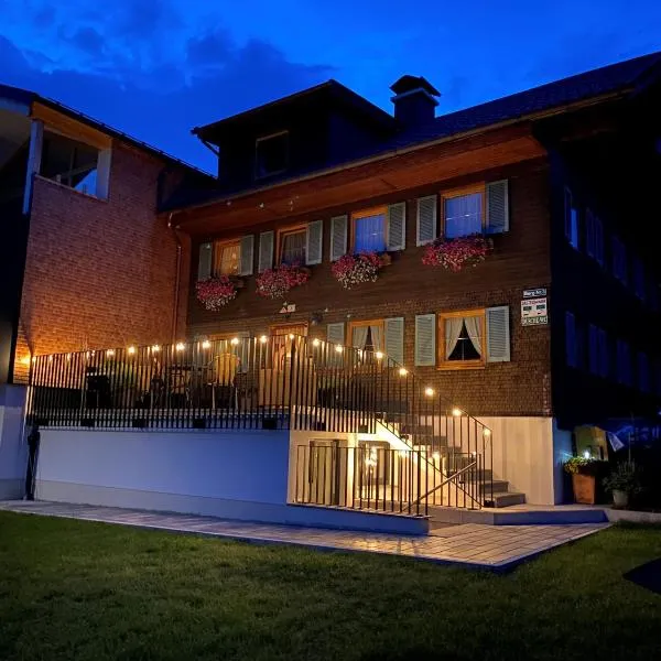 Chalet & Almhostel Alpenperle - Selbstversorger Unterkunft, hotel v destinaci Tannheim