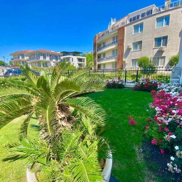 Rose Garden Deluxe, hotel in Chernomorets