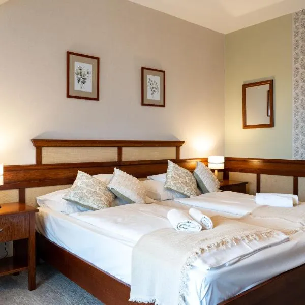 Hotel Kardosfa, hotel Zselickisfalud
