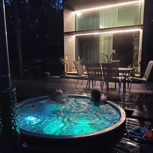 Beach house in Lohusalu - for extra cost sauna and barrel bath, hotel di Laulasmaa