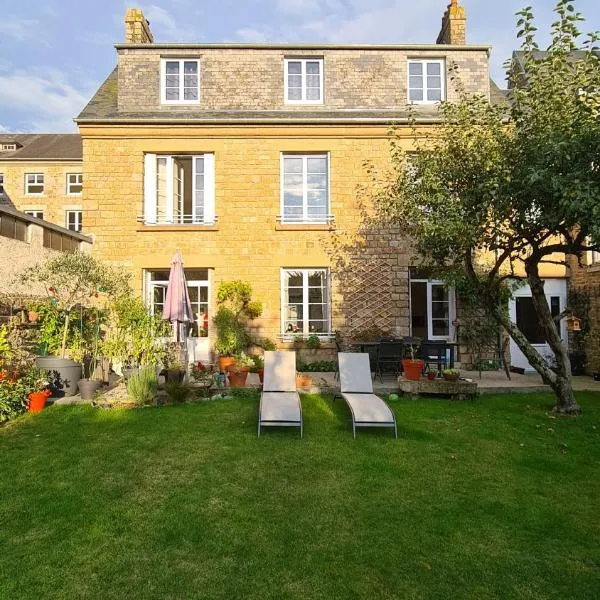 Chez Fabienne et Olivier, chambre privative avec SDB et WC, Avranches Baie du Mont Saint Michel โรงแรมในอาวร็องช์