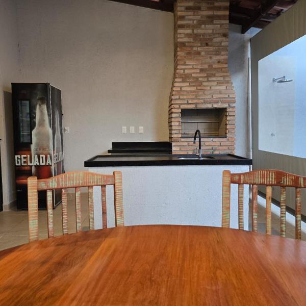Quase beira mar, casa muito nova com 5 suítes, vista mar, piscina grande, cozinha completa, 4 vagas e perto de mercado, restaurantes e bares - CLIQUE E VEJA AS FOTOS - Foto 5
