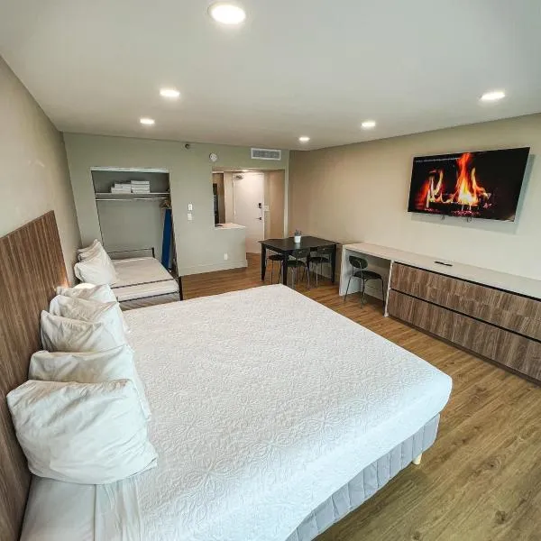 Shine Suites Studio 4, hotel din Miami Beach