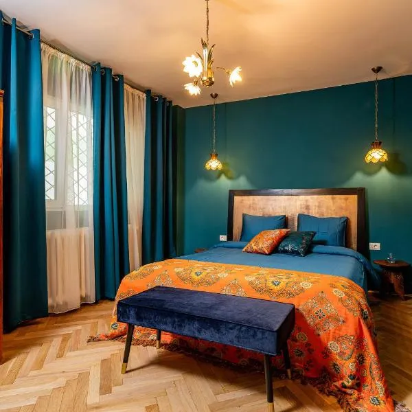 Eclectic Condo Romexpo 2BR near Metro, hotel in Bucharest