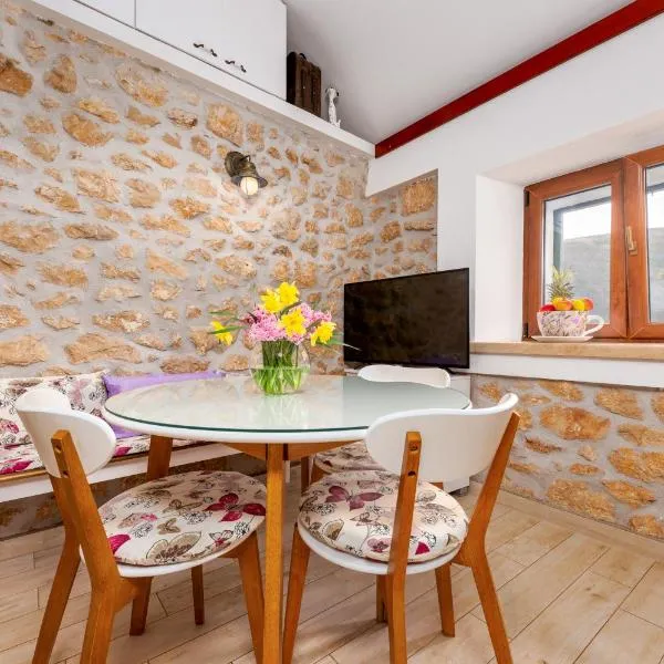 Story Stone House, hótel í Slivno