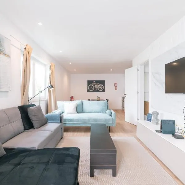 Duplex Apartment near Belém, hotel u Lisabonu