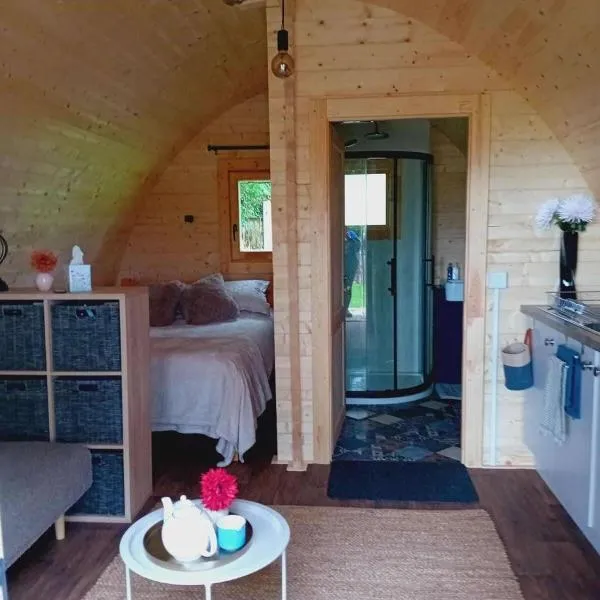 Luxury Studio Stunning Views - Milltown, hotel v destinaci Milltown