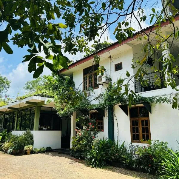 Samudra Luxe Resort, hotelli kohteessa Habarana