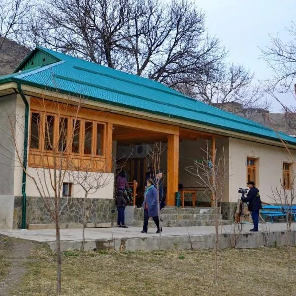 Nurata Eco Guesthouse, hótel í Yangiqishloq