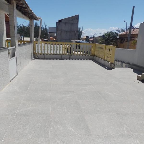 Casa 2 quartos pé na areia