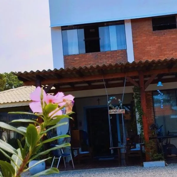 QUINTAS DA BARRA BNB a 30m da praia, hotel in Balneario Barra do Sul