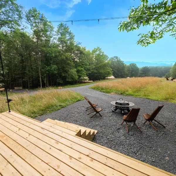 Firefly Ridge Luxury Retreat, хотел в Great Cacapon