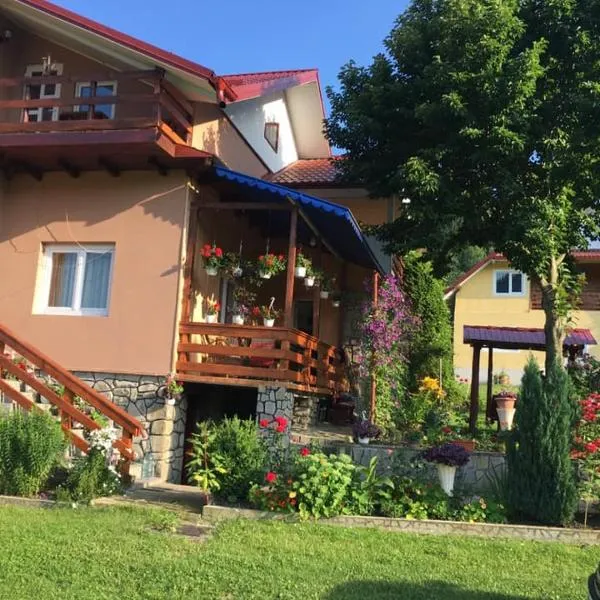 Complex de pensiuni si casute - Lac Bistricioara, hotel v destinaci Ceahlău
