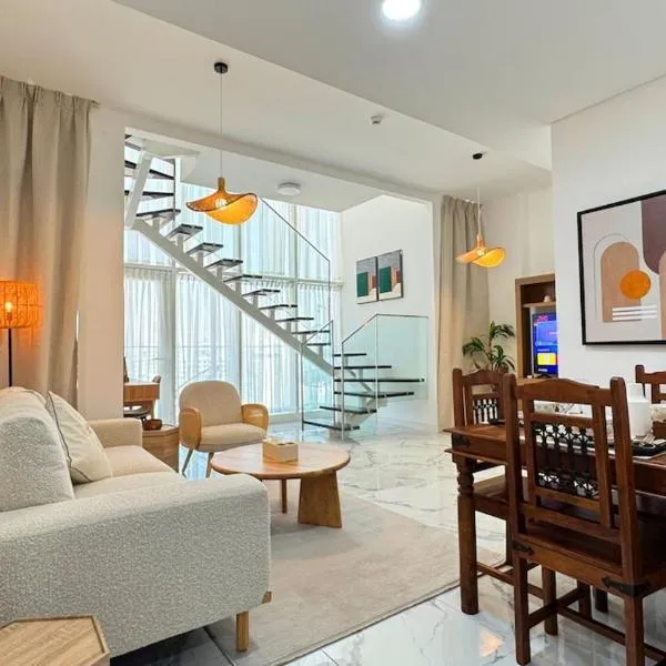 Palm Grove Oasis 2BR - Elegant Retreat Near Masdar Park & City Centre, hotel in Abu Dhabi