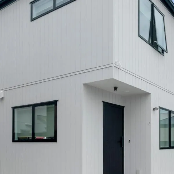 Brand New 2BR Home with Carpark, hotel in Christchurch