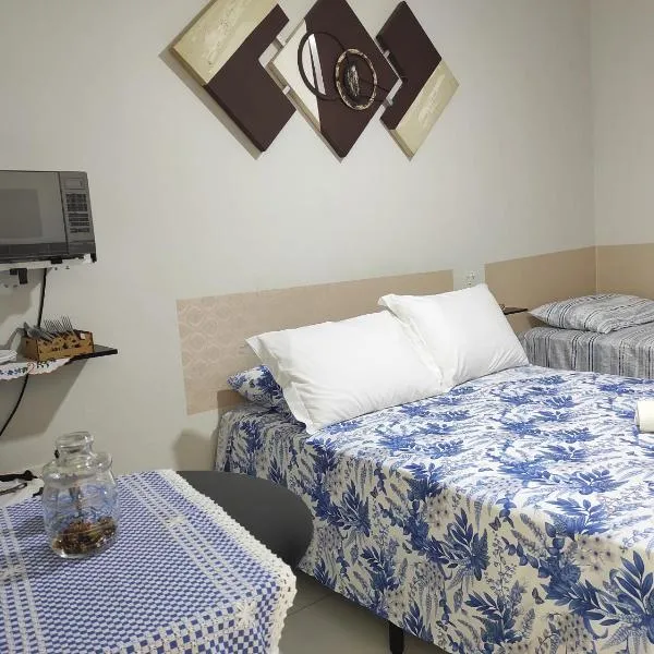 Suíte privativa no Bairro Custódio Pereira próximo ao Campus Umuarama UFU, hotel in Uberlândia