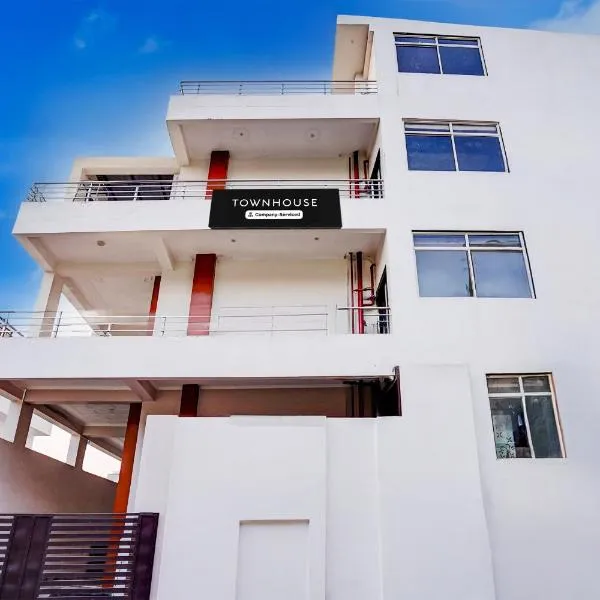 Super Townhouse Faizabad Road Opp BBD University, hotel v destinaci Chinhat