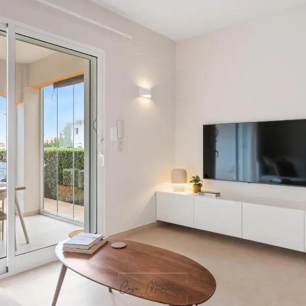 Apartamento de Diseño Reformado con Piscina y Jardín, hotel en Denia