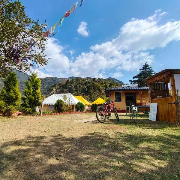 Shakoon Camps & Farmstay Nainital, hotel em Nainital