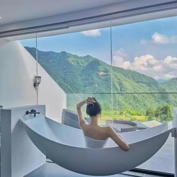 Healing House--Free one way pick up service over 2 nights、張家界市のホテル