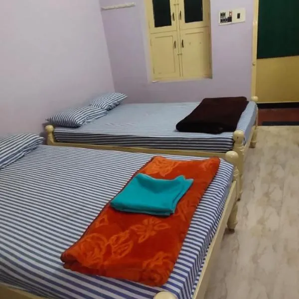 Shree chendur Residency AC ROOMS, hotel v destinaci Tiruvannamalai