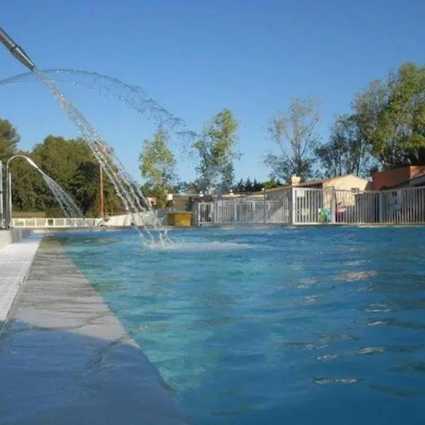 T3 Jardin Piscine Plage Clim et Parking, hotel in Six-Fours-les-Plages
