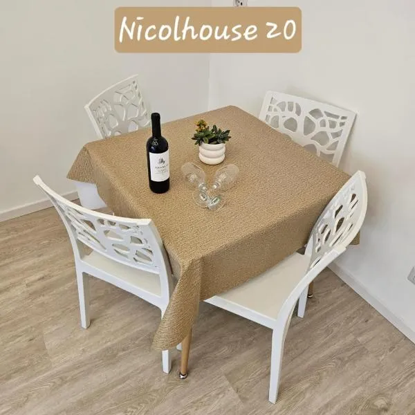 Nicolhouse 20, hotel v Bari