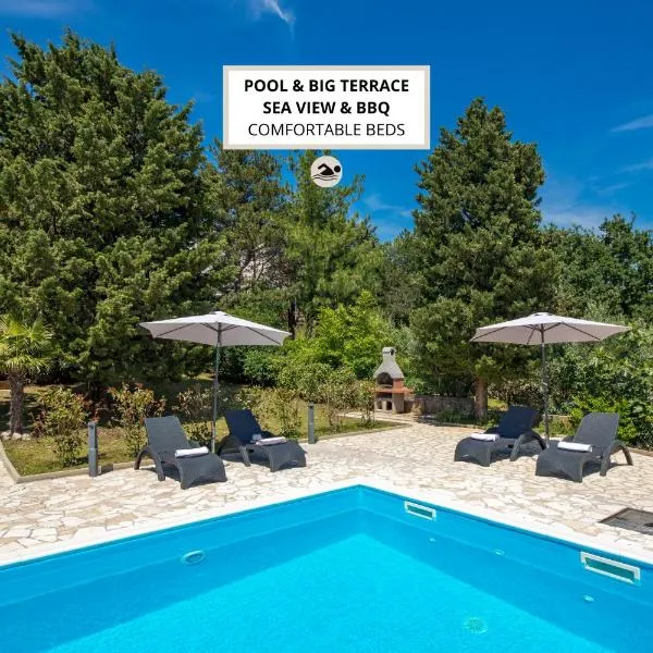 Villa Pinia Holiday home with a pool, hotel v destinácii Jadranovo