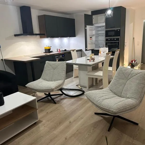 Colombes - Logement entier 2 chambres - Salon – hotel w mieście Colombes