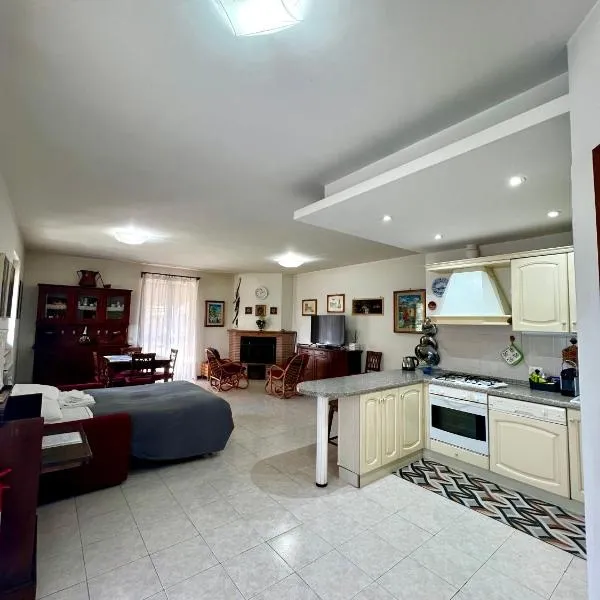 Appartamento tra il borgo e il lago, hotel in Anguillara Sabazia
