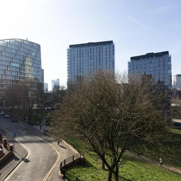 Park View 3 Bed Ensuite Apartment only 5 min walk to Arndale, hotel in Manchester