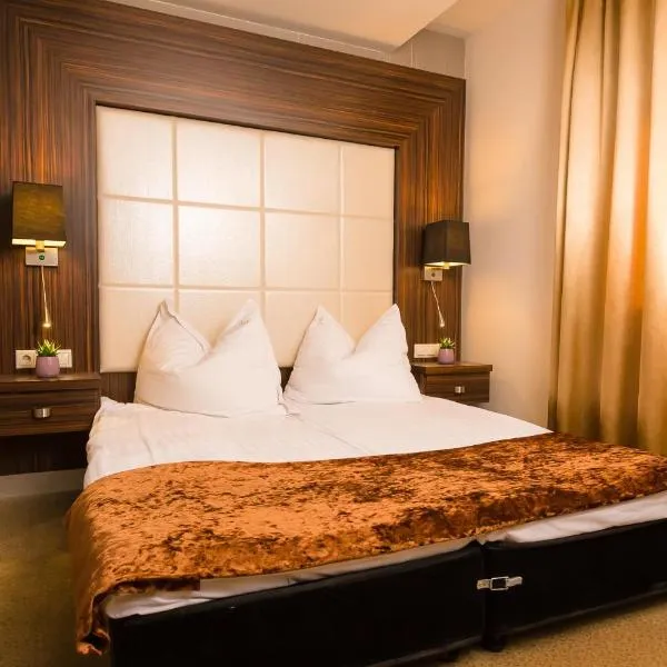 Duna Garden Hotel, hotel in Budapest