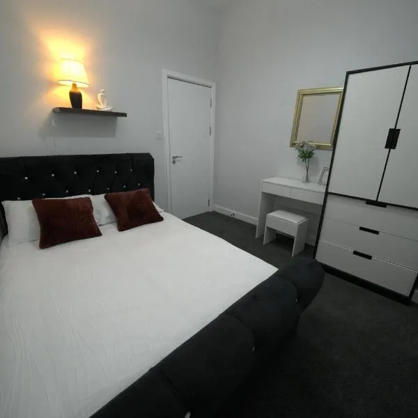 Charming Oxford Apartment in Telford - Flat 1, hotel in Telford