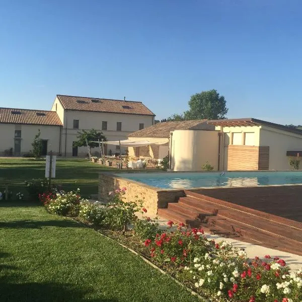 Resort Il Gallo Senone, hotel v destinaci Senigallia